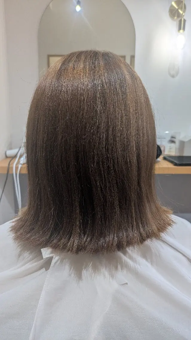 ミディアム カット 辻花 さおりのヘアスタイル