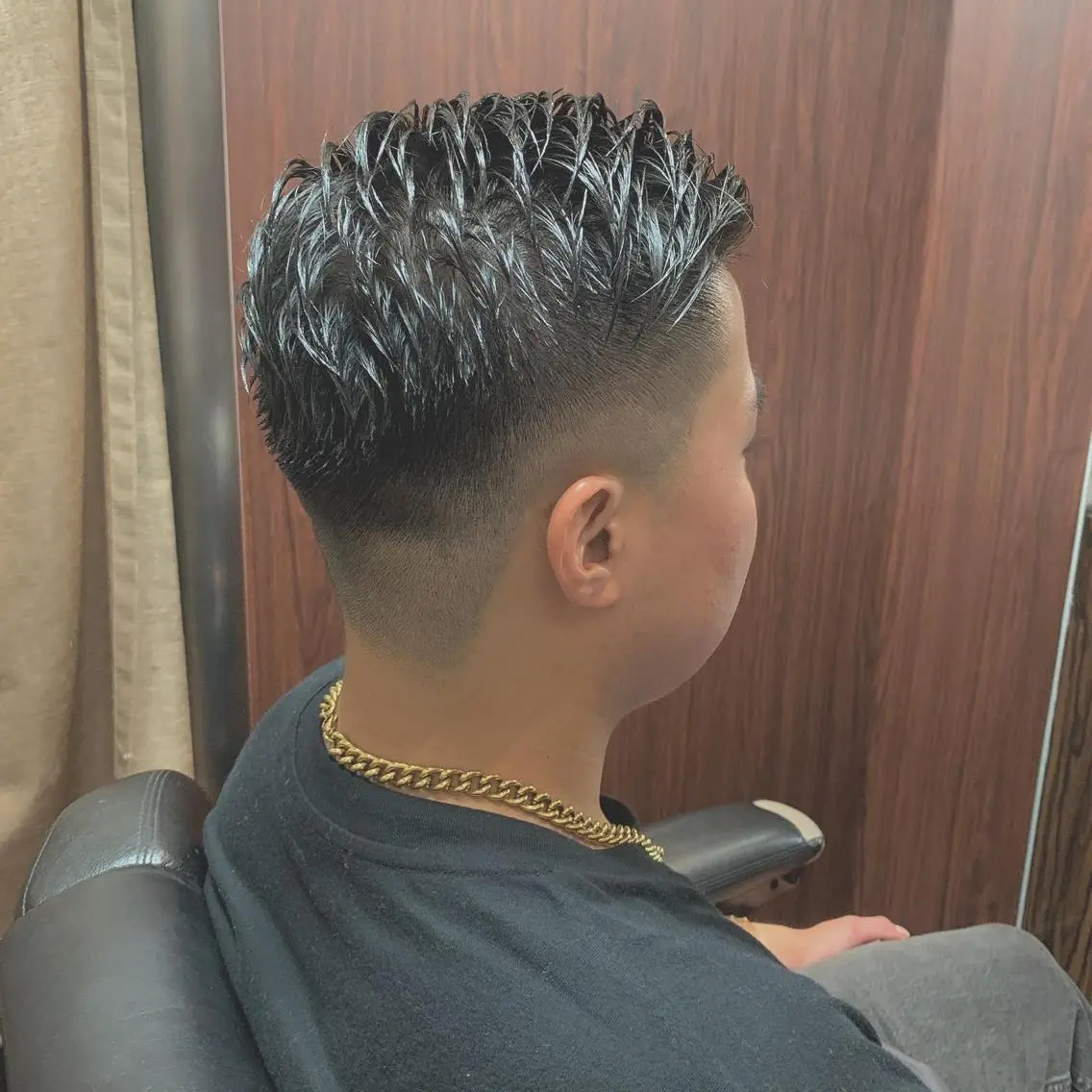 メンズ フェードカット プレミアムバーバー 草野のヘアスタイル