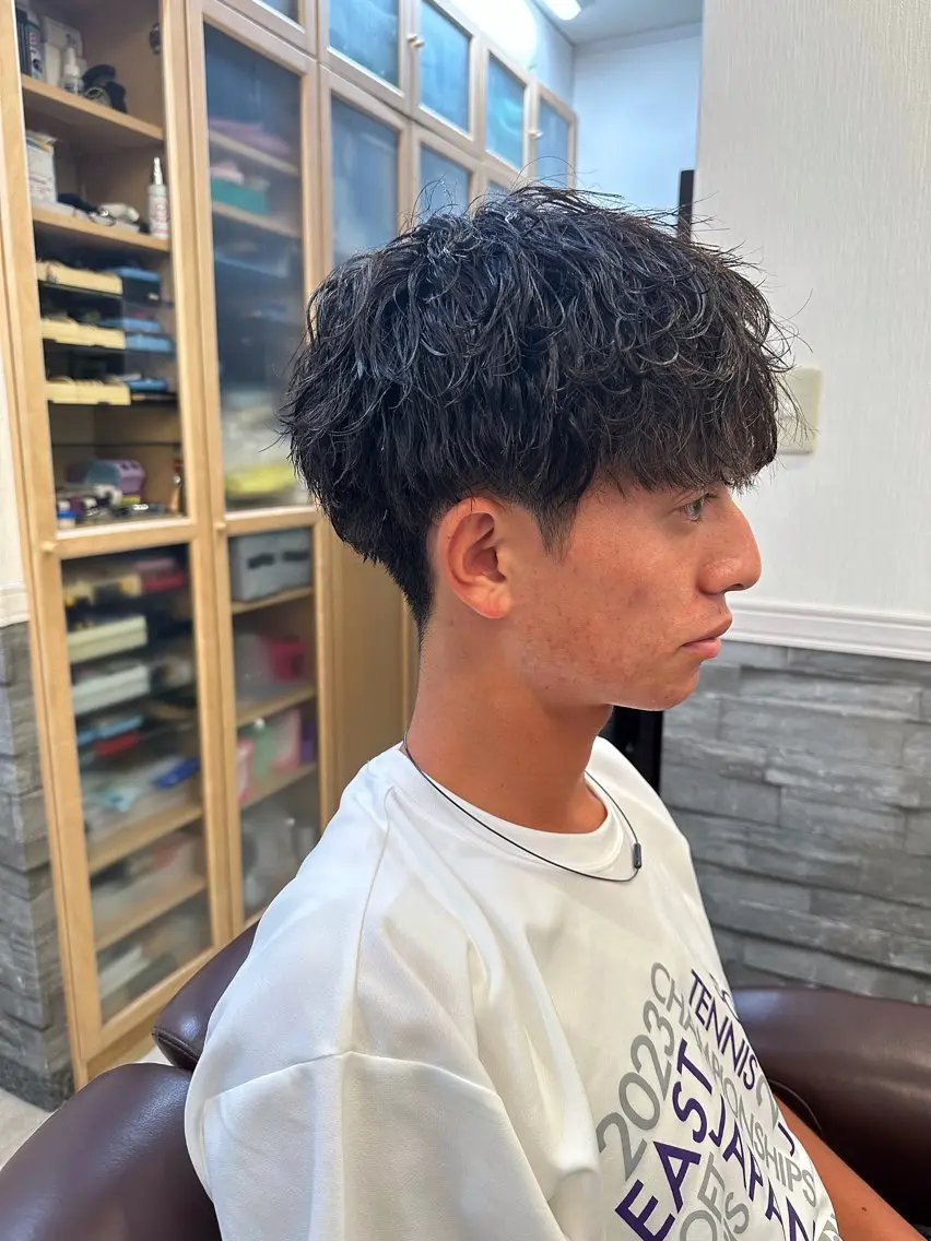 ショート パーマ メンズ メンズパーマ 波巻きパーマ 仲川 遼のヘアスタイル