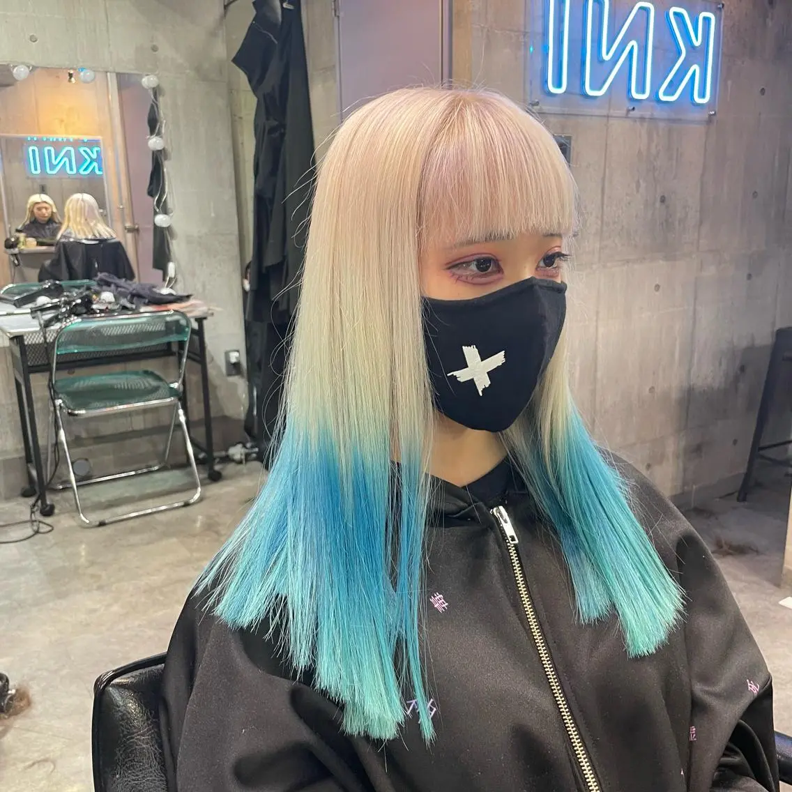 セミロング カラー ブロンド グラデーションカラー ホワイトブロンド ホワイト&レイヤーカ ットエクステ長畠俊輔のヘアスタイル