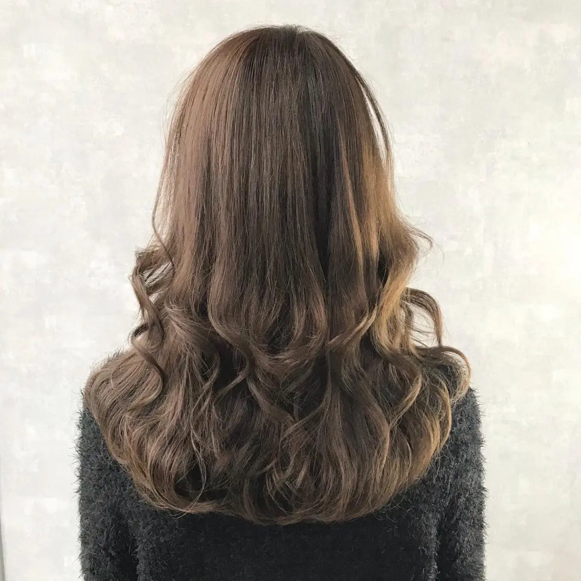 ロング カラー ブリーチ グレージュ ハイライトカラー ハイライト K-POP好き美容師 🇰🇷Kai.Yのヘアスタイル