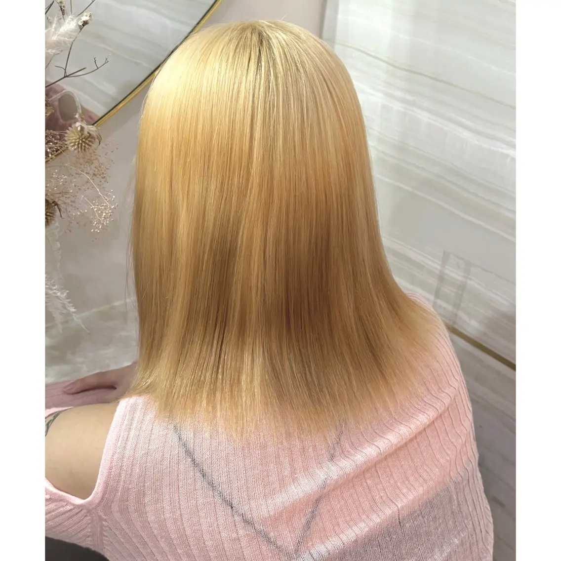 セミロング 🐈⬛momo🐾 ブリーチ・Wカラーのヘアスタイル