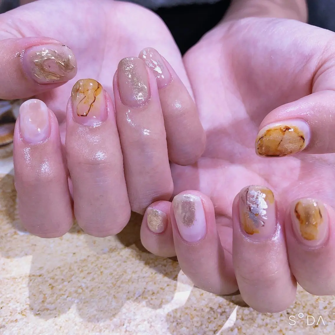 ネイル ニュアンスネイル ハンドネイル 吉野✨ ネイルデザイナー✨のネイルデザイン