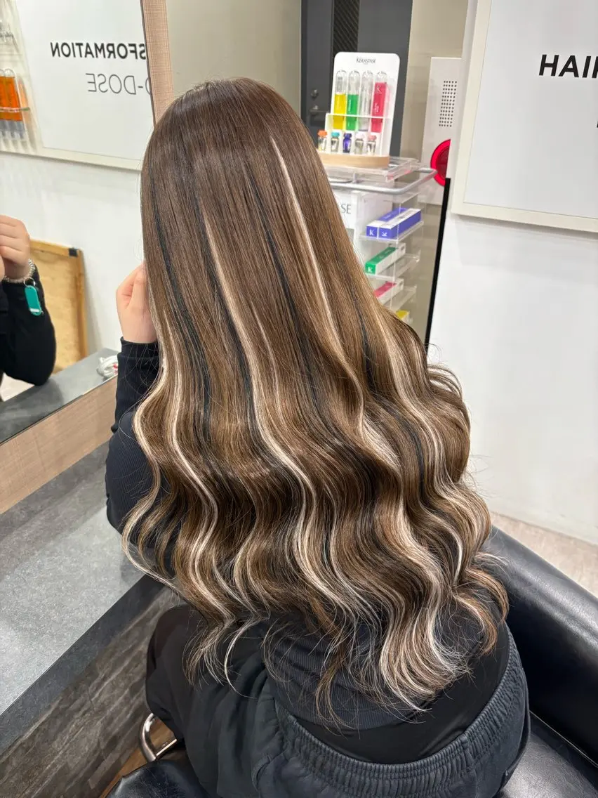 ロング カラー ベージュカラー ブリーチ ブラウンカラー ブラウンベージュ 透明感カラー ヘアカラー エクステ 横浜/エクステ特化× 艶カラー/あいかのヘアスタイル