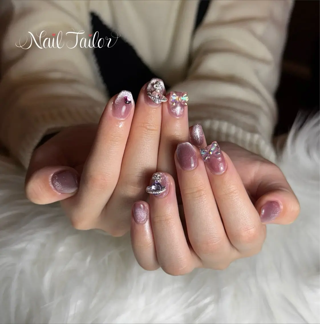 ネイル フレンチネイル ガーリー キラキラネイル マグネットネイル マグネットフレンチ ハンドネイル NailTailor ネイルテイラーのネイルデザイン