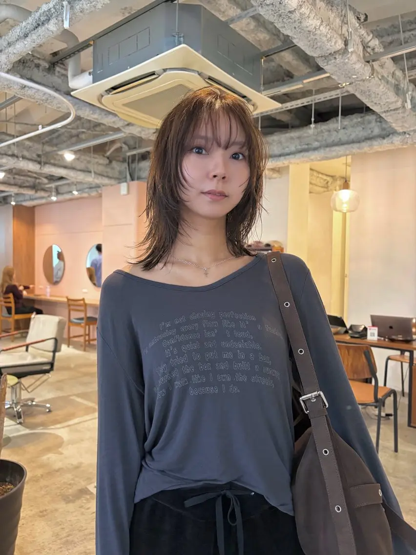 ミディアム カラー ベージュカラー ブリーチ ブラウンカラー ブラウンベージュ ブリーチなしカラー カット ヘアカラー yu maのヘアスタイル