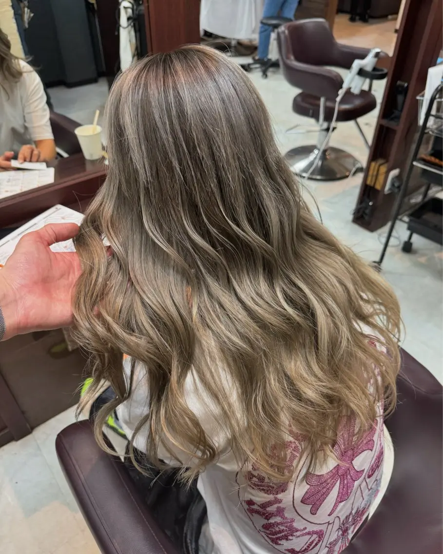 ショート カラー バレイヤージュ レイヤーカット カット トリートメント 三浦 聖泉のヘアスタイル