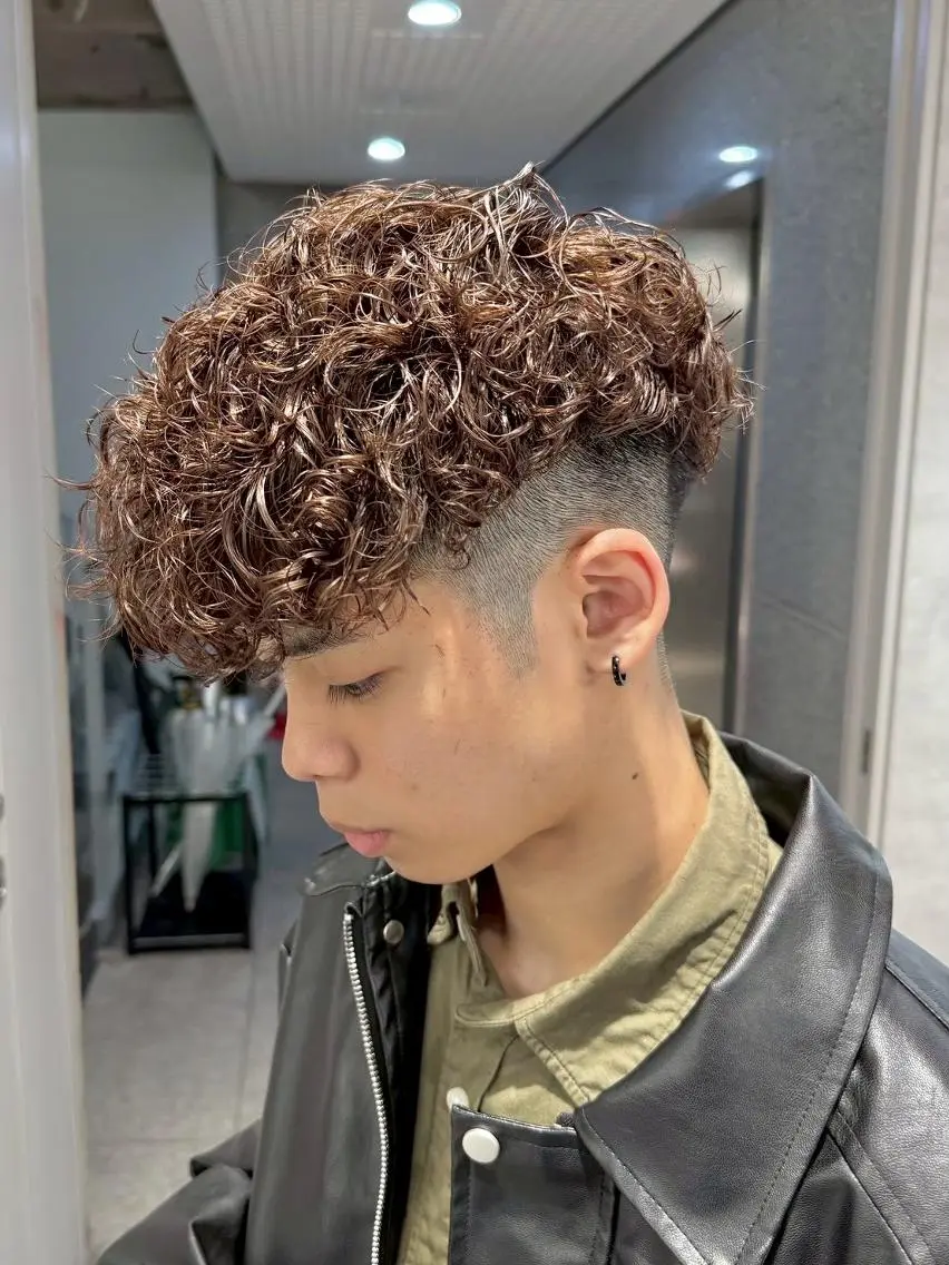 【今だけ限定価格🔥】メンズカット+ワンカラー+パーマ ミニモ学割/韓国の写真