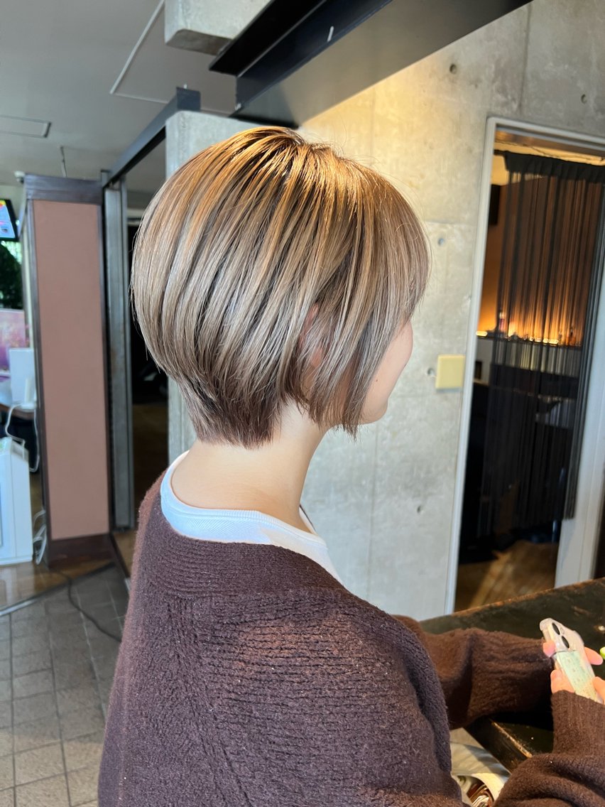 ショート カラー カット ヘアカラー トリートメント 只野 真衣のヘアスタイル