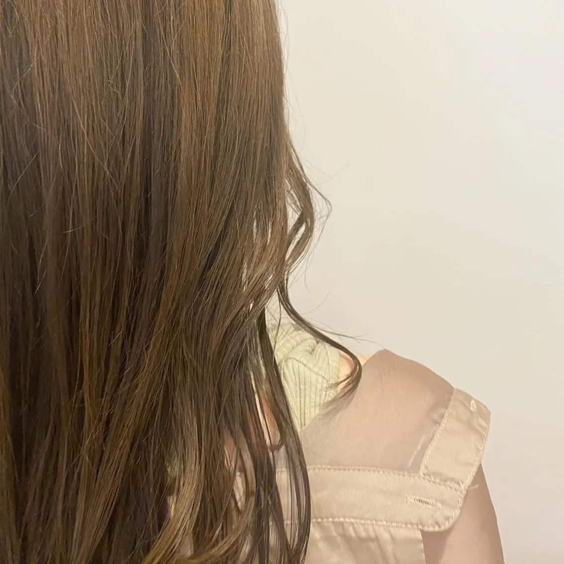 ロング カラー ベージュカラー オリーブベージュ ヘアカラー H梅田 / 811 堀本菜奈のヘアスタイル