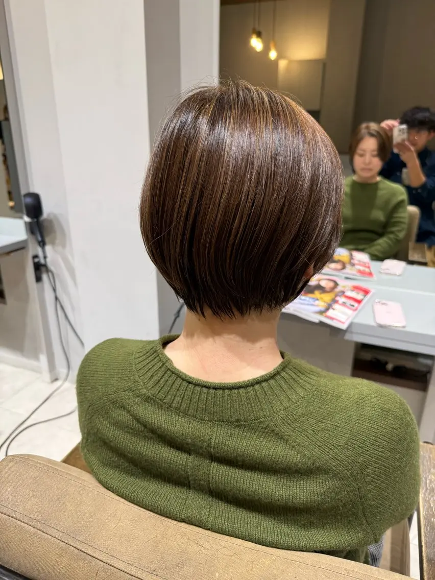 ショート カラー ハイライトカラー インナーカラー ハイライト カット ヘアカラー 石原圭悟 /ショート/艶カラーのヘアスタイル