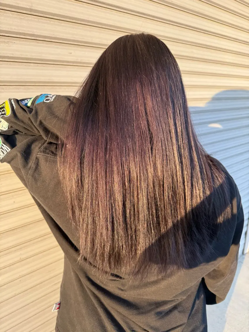 ミディアム カラー 透明感カラー ディープラベンダー ラベンダーカラー ヘアカラー レイヤー/コテパーマ 松本　希愛のヘアスタイル