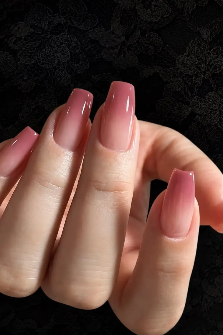ネイル フレンチネイル ジェルネイル 韓国ネイル マグネットネイル 持ち込み ハンドネイル Royal Nailのネイルデザイン