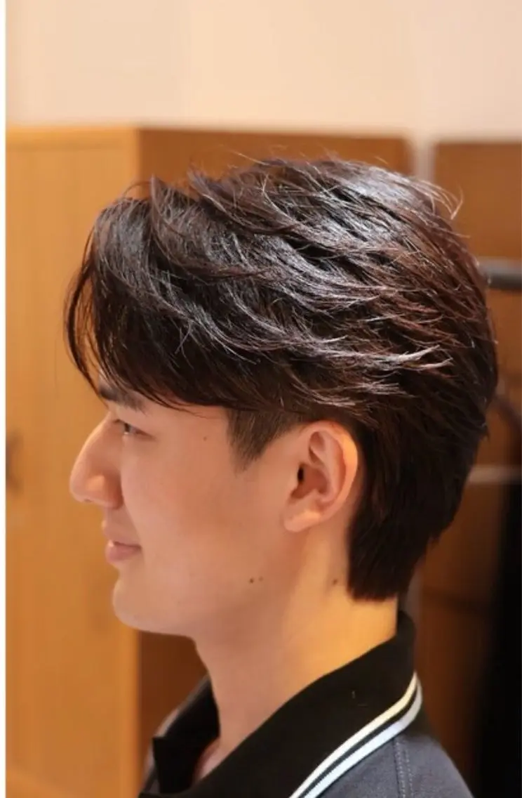 パーマ メンズ メンズブリーチ センターパート メンズハイトーン カルマパーマ メンズ韓国風 カット パーマ 似合わせメンズカット ブリーチ/ウルフ/栄のヘアスタイル