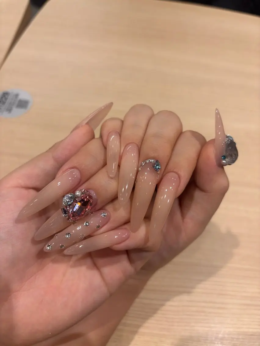 ネイル ハンドネイル ハンドケア Rich Nail 🤲🏻梨央のネイルデザイン