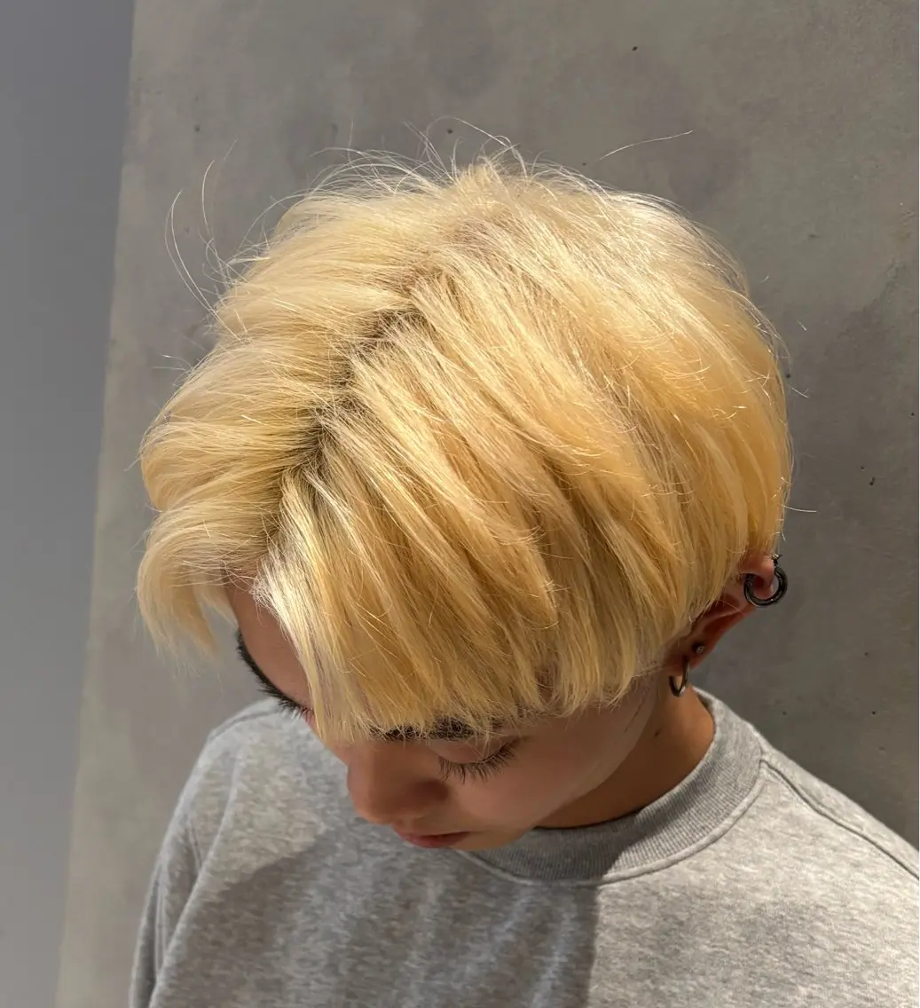 ショート カラー メンズ メンズブリーチ ブリーチ 抜きっぱなしブロンド ブロンド 落ちる黒 森崎雄斗のヘアスタイル