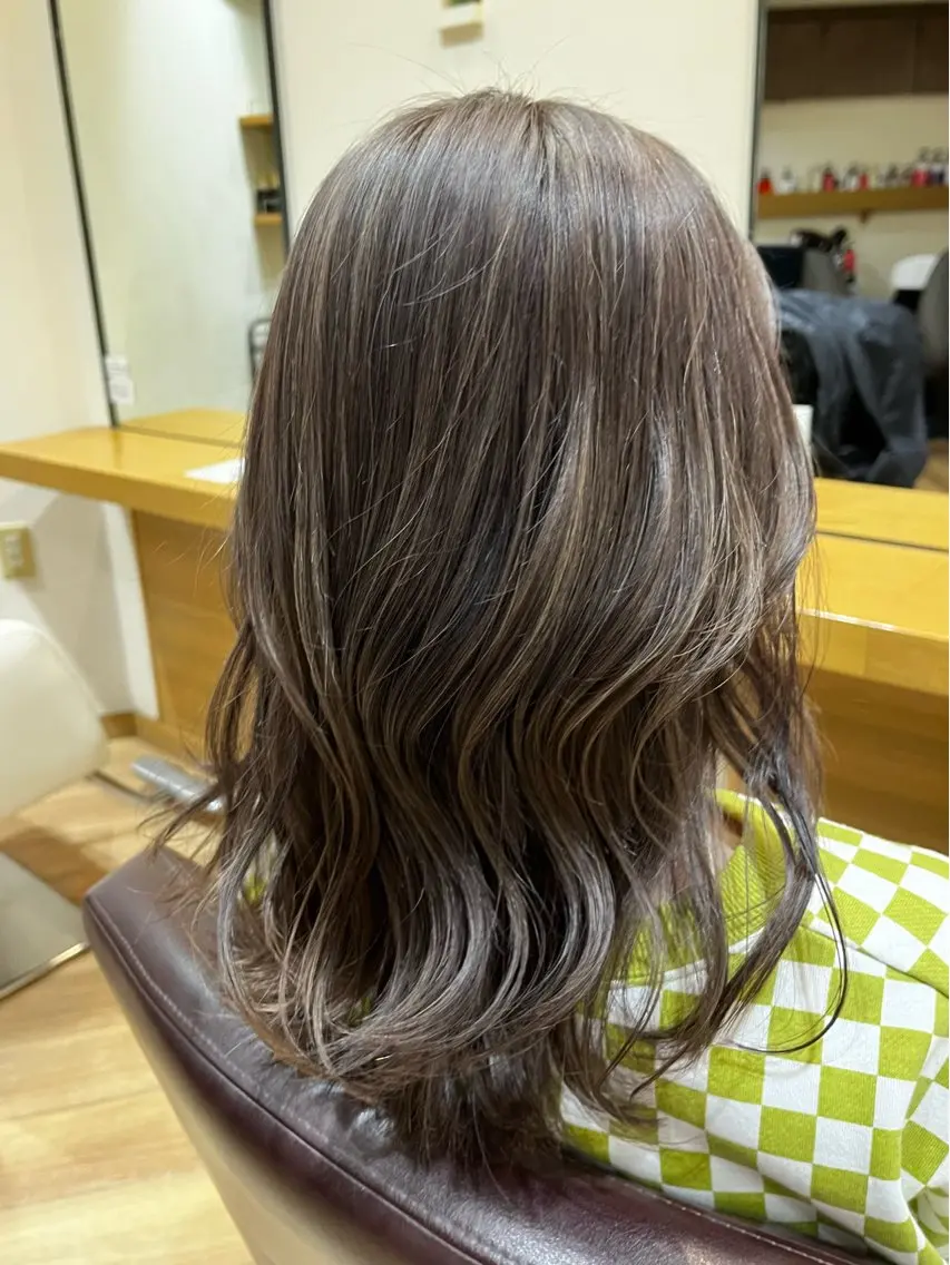ロング カラー ハイライトカラー ハイライト 斎藤 愛菜のヘアスタイル