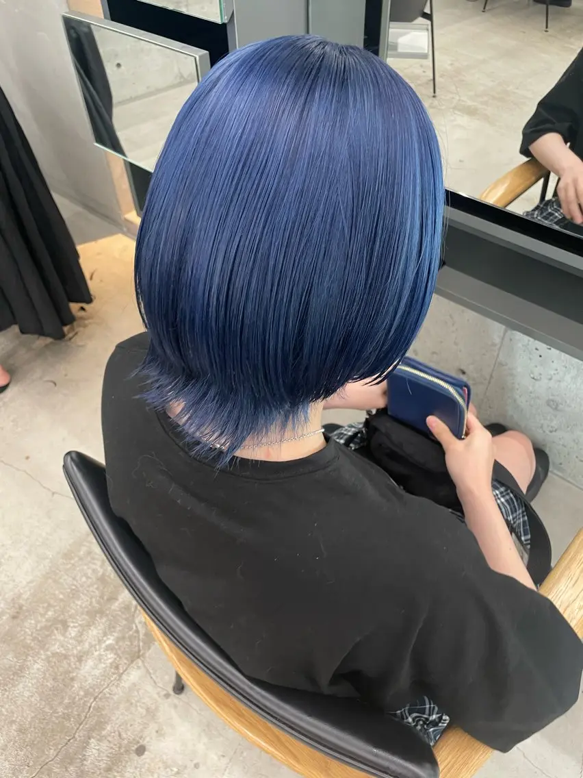 ミディアム カラー インナーカラー 推し ブリーチ 髪質改善のヘアスタイル