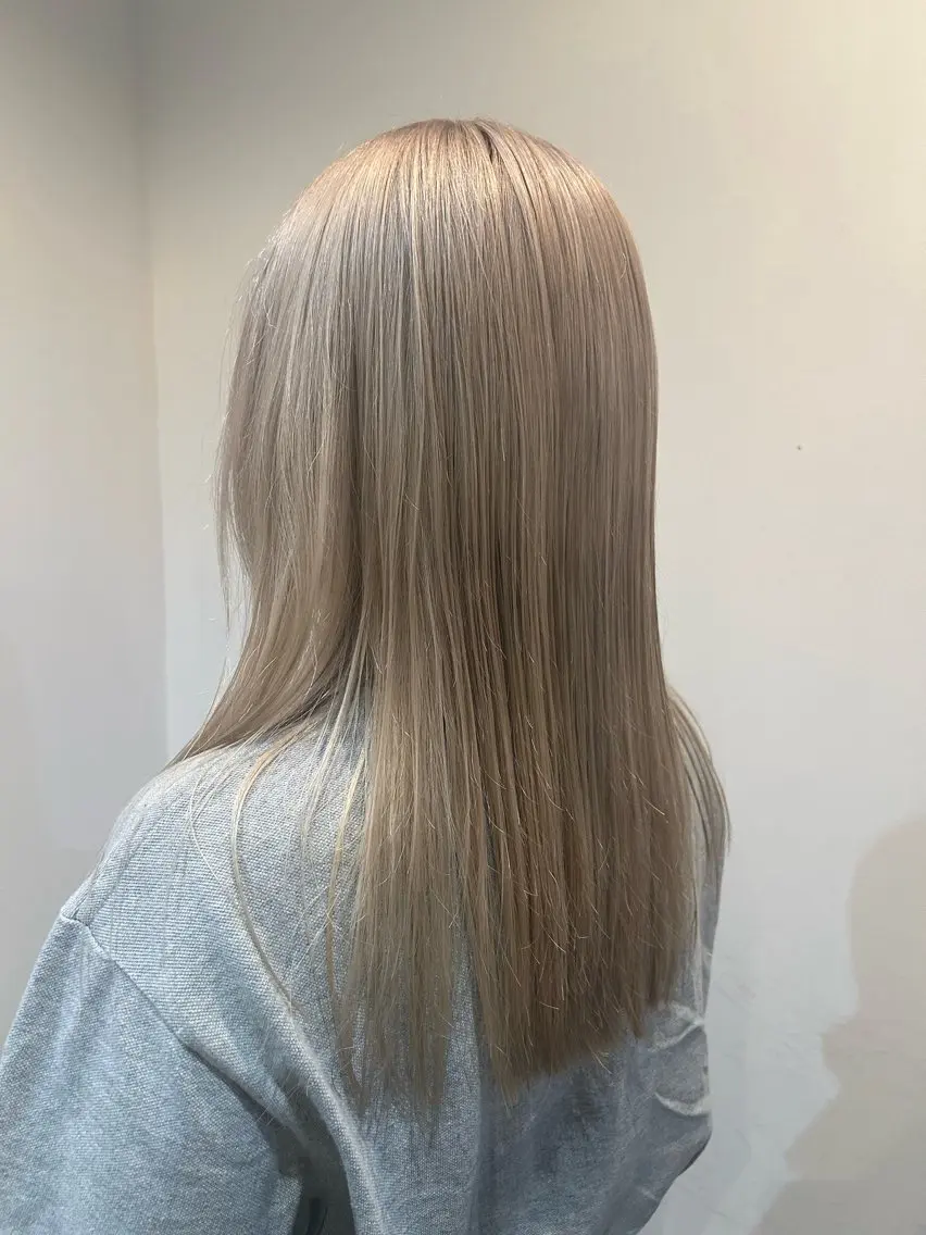 ロング カラー ヘアアレンジ ベージュカラー ホワイトベージュ 🎀suzuna 透明感colorのヘアスタイル