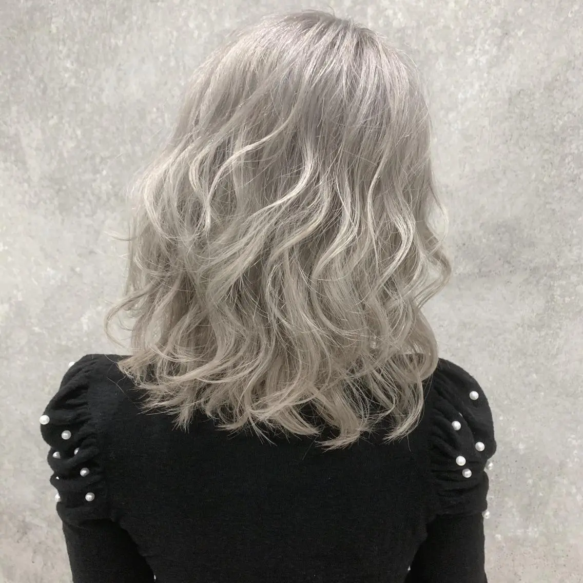 ミディアム カラー ヘアカラー トリートメント にしき さんのヘアスタイル