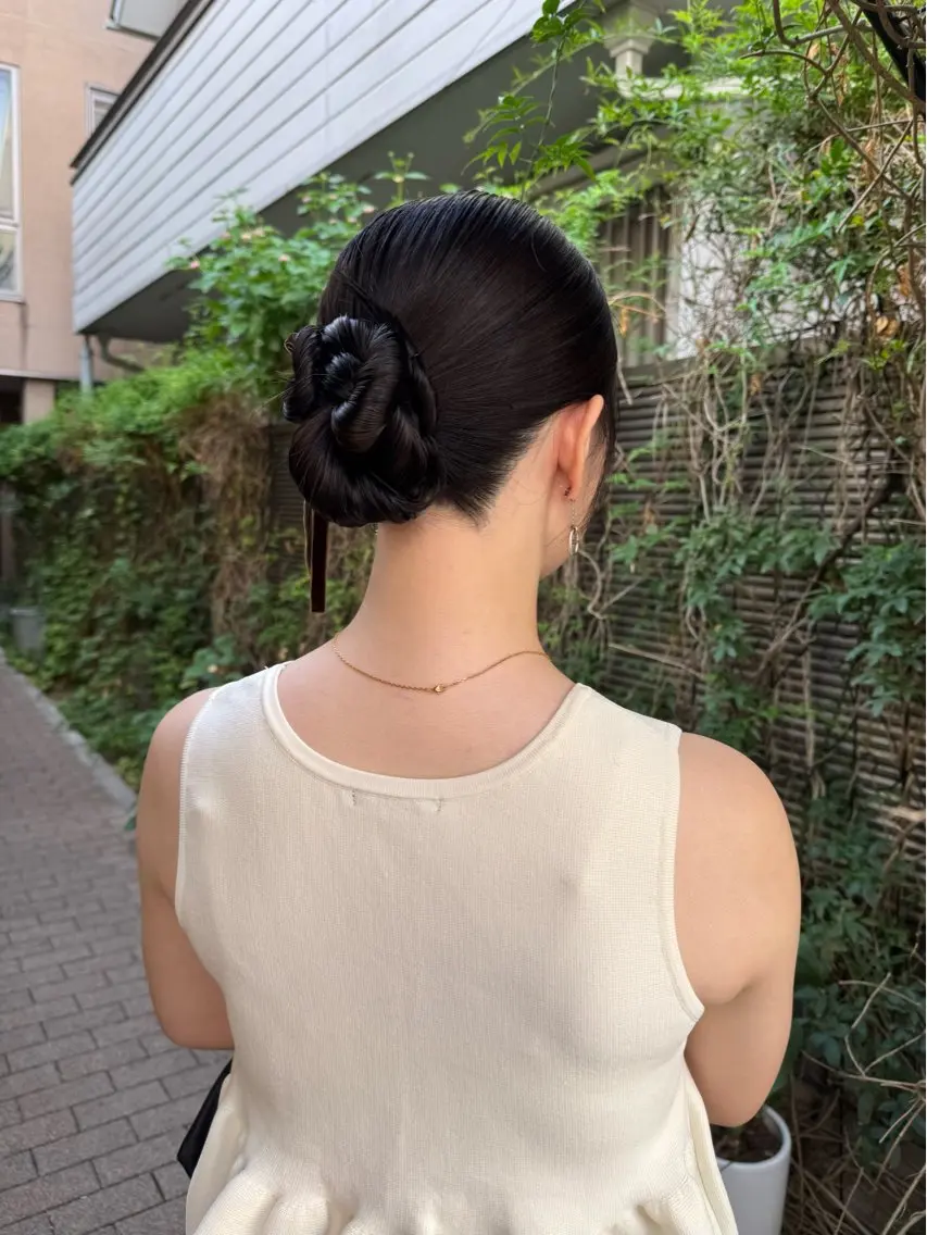 セミロング カラー ヘアアレンジ ヘアセット mina 🌷のヘアスタイル