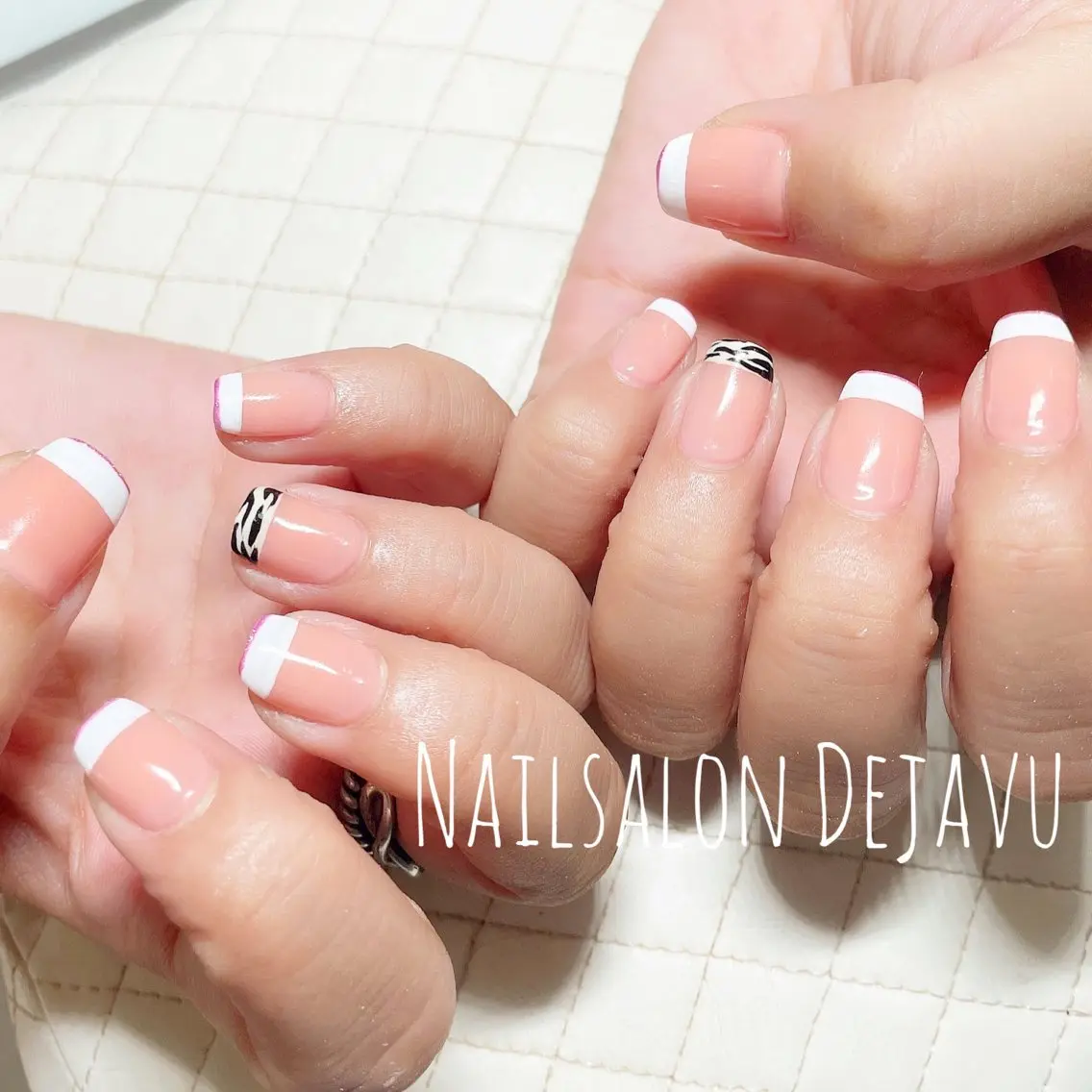 ネイル アニマル柄 アートネイル フレンチネイル ラメ(グリッター) 持ち込み Nail salon Dejavu 🌿のネイルデザイン
