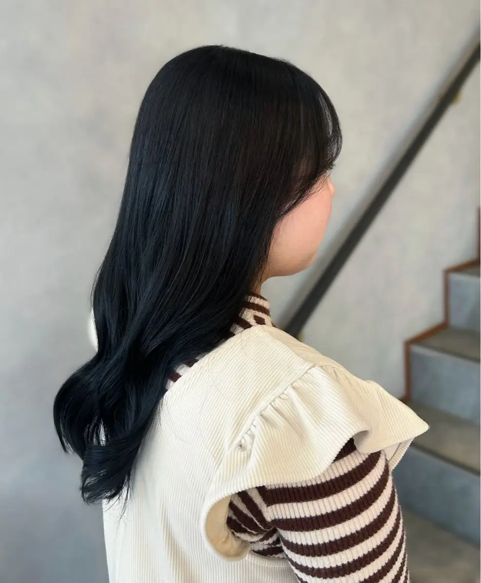 ロング カラー 山口 奈々のヘアスタイル