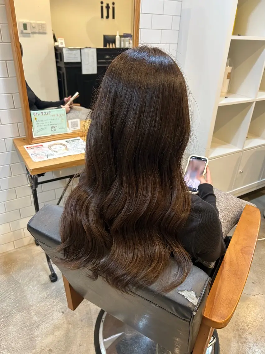 カラー アッシュ ベージュカラー ブリーチ 松岡 美乃のヘアスタイル