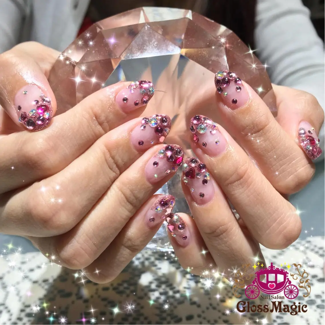 ネイル ジェルネイル キラキラネイル ストーンネイル YUN 💅のネイルデザイン