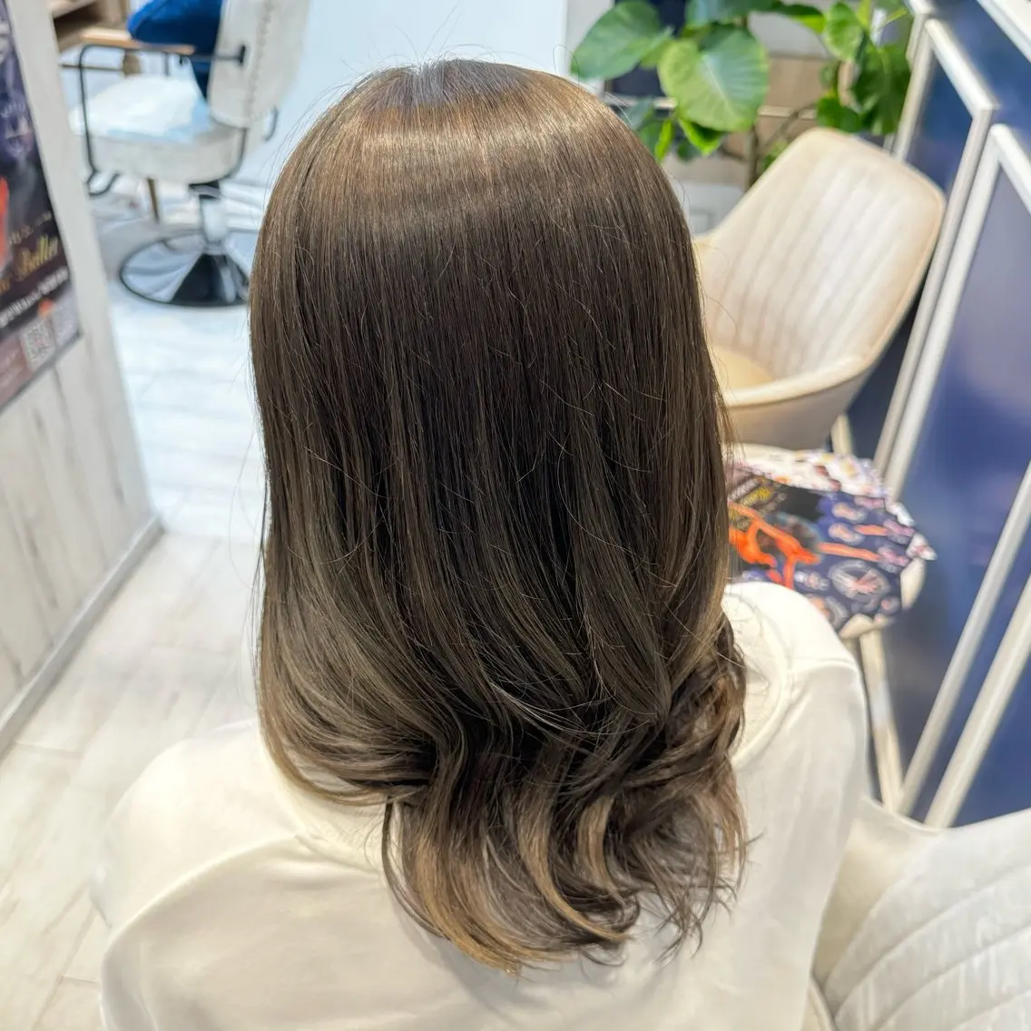 ミディアム カラー グレージュ 吉田 新平のヘアスタイル