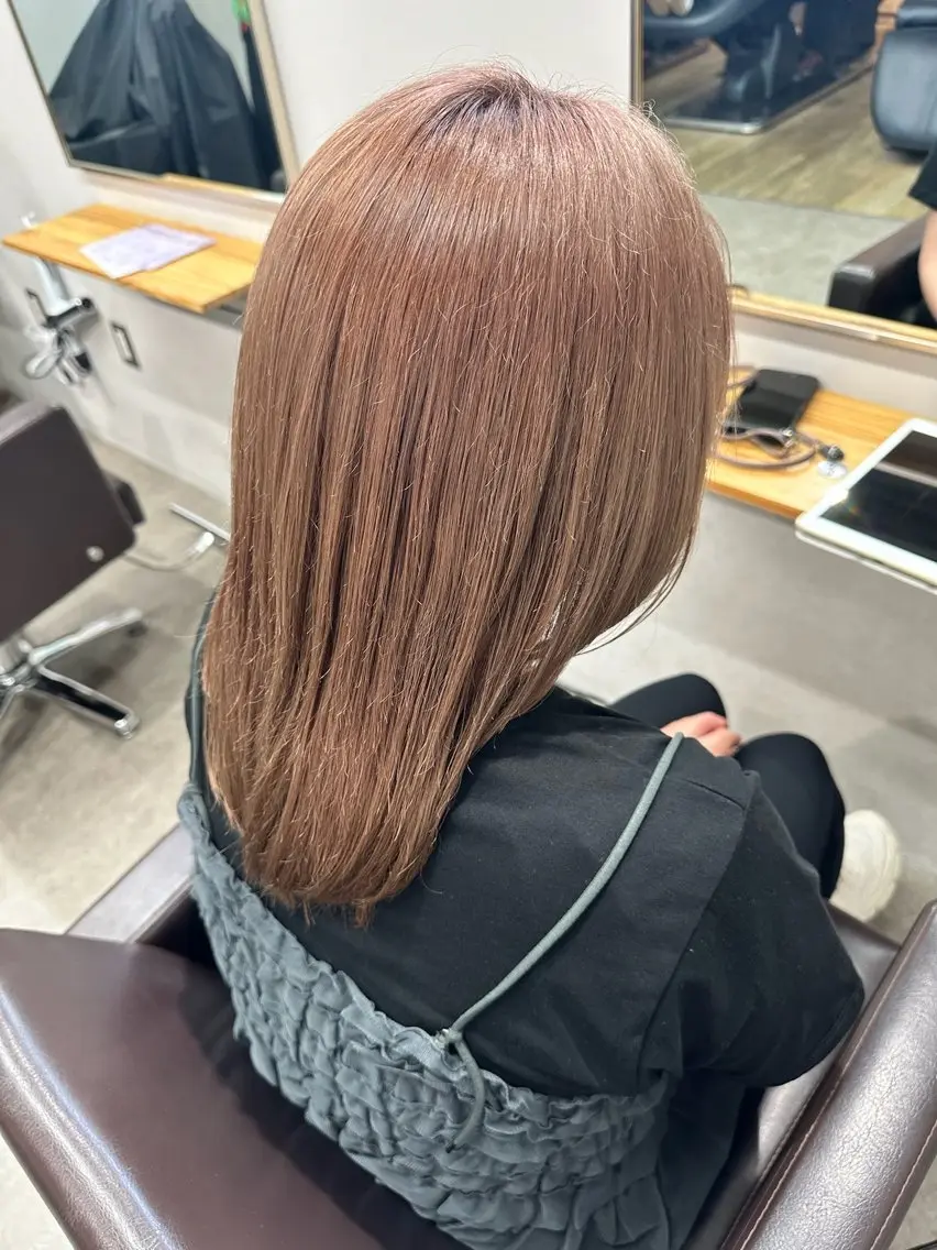 ミディアム カラー ブラウンカラー ピンクカラー ピンクブラウン ヘアカラー 🤍Lig.横浜 🤍MIA🤍のヘアスタイル