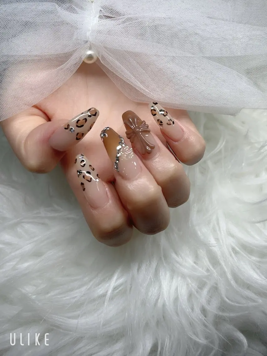ネイル ハンドネイル YOLO NAILのネイルデザイン