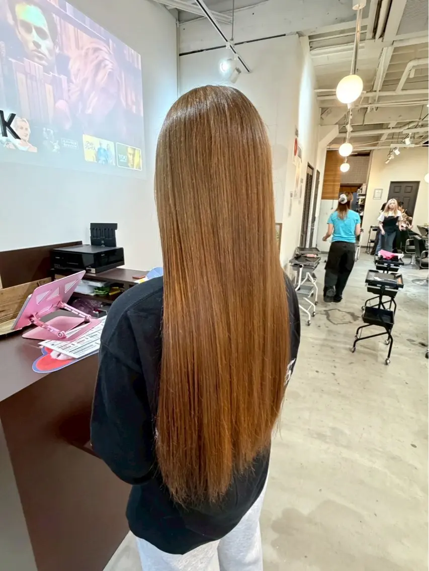 ロング カラー LUCK ユナのヘアスタイル