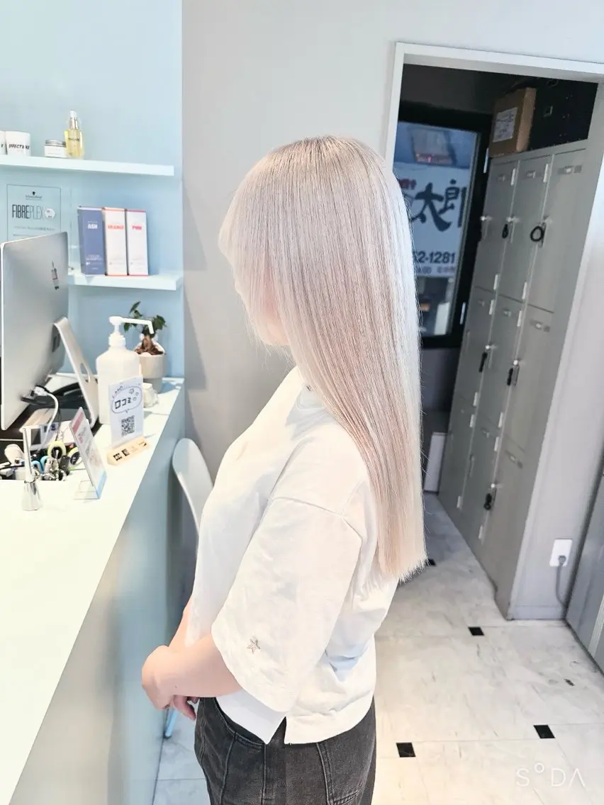 セミロング カラー ヘアカラー ヘッドスパ ヘアセット 🪄池袋ハイトーン 🪄ブリーチカラーのヘアスタイル