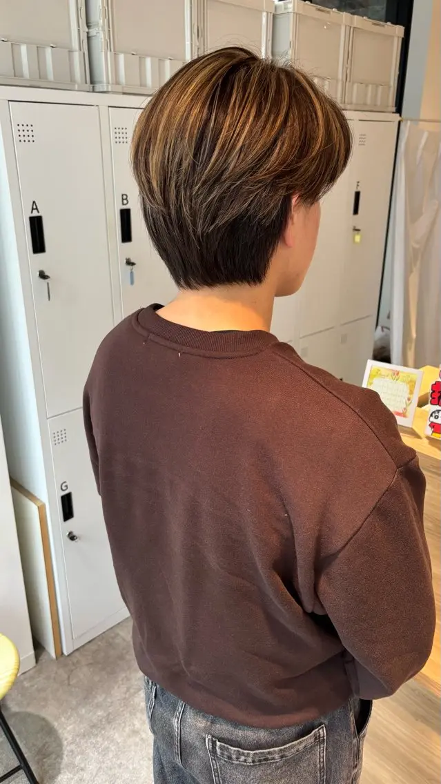 メンズ センターパート メンズハイライト non. ダブルカラー🎀🤍のヘアスタイル