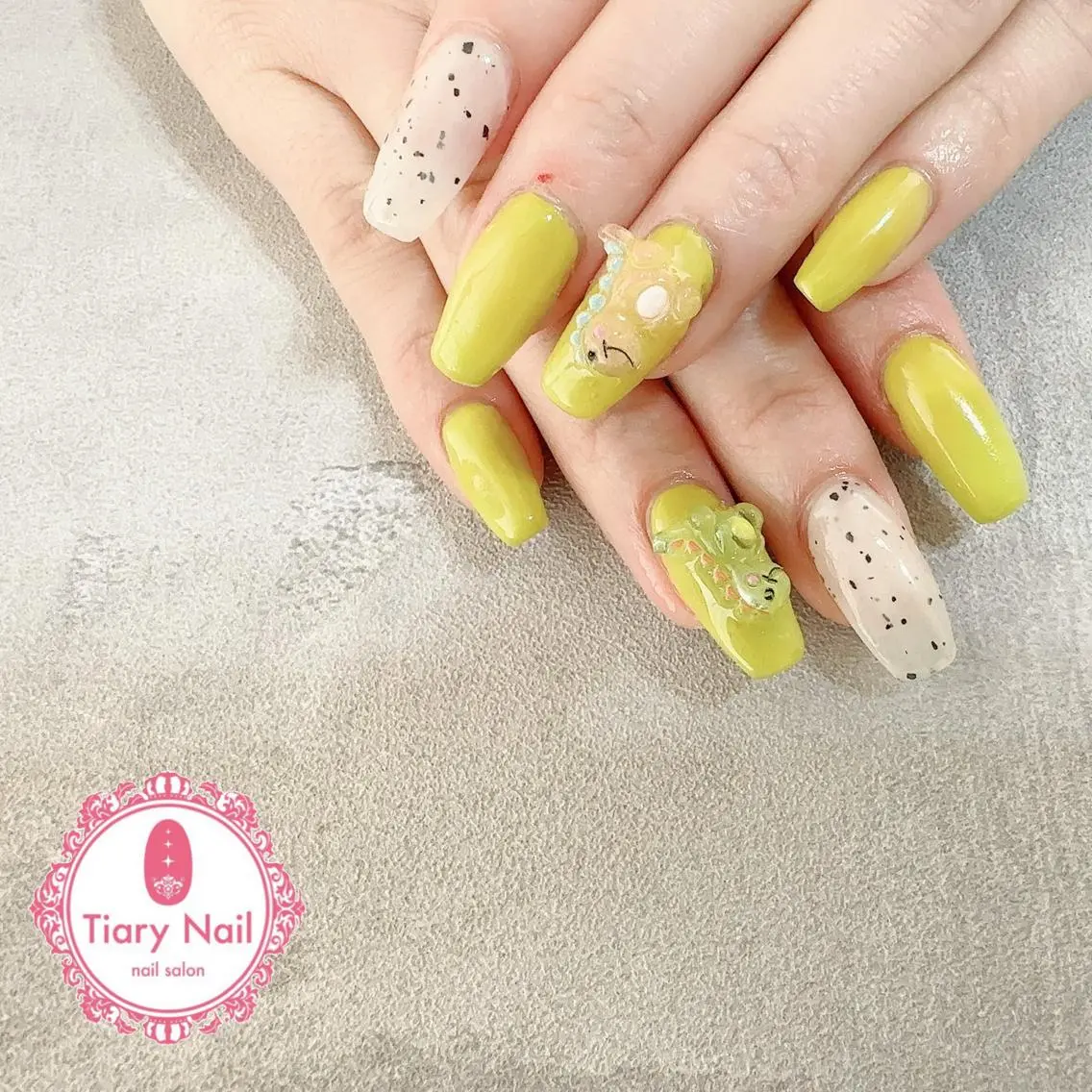 ネイル tiarynail K K🐼のネイルデザイン