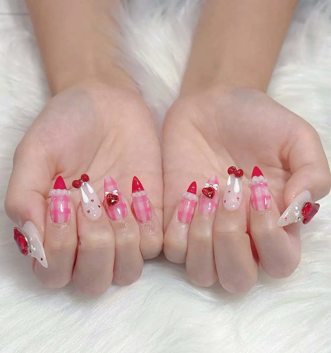 ネイル オーロラネイル チークネイル フットネイル フレンチネイル ジェルネイル ハンドネイル Nichi Nailsのネイルデザイン