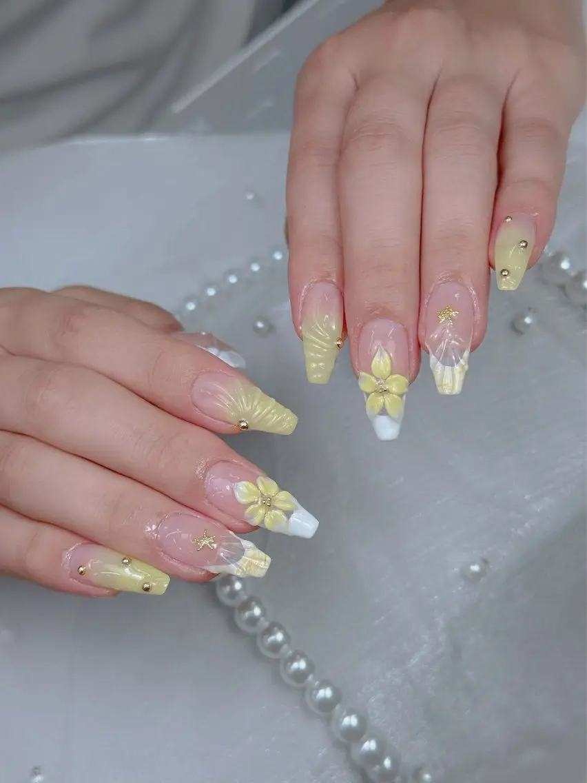 ネイル アートネイル ジェルネイル 韓国ネイル ニュアンスネイル ハンドネイル Luna Nail.Novaのネイルデザイン