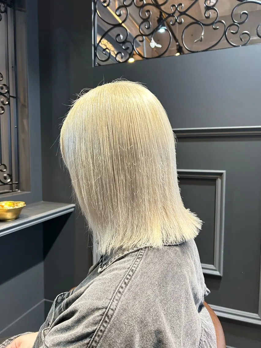 ミディアム カラー ヘアアレンジ 梅木李奈🕊️ レイヤー透明感カラーのヘアスタイル
