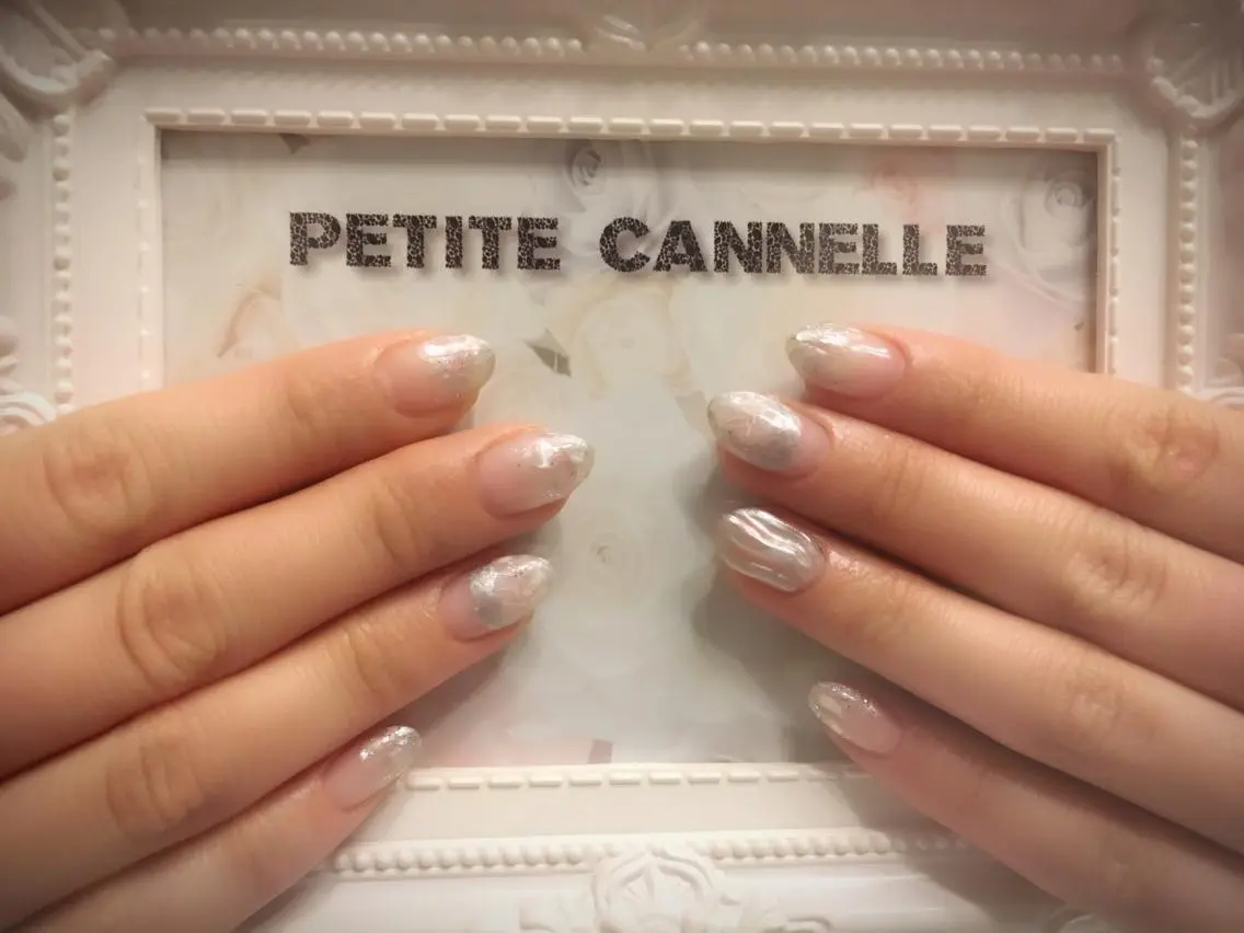 ミディアム ネイル シンプルネイル Petite Cannelleのネイルデザイン