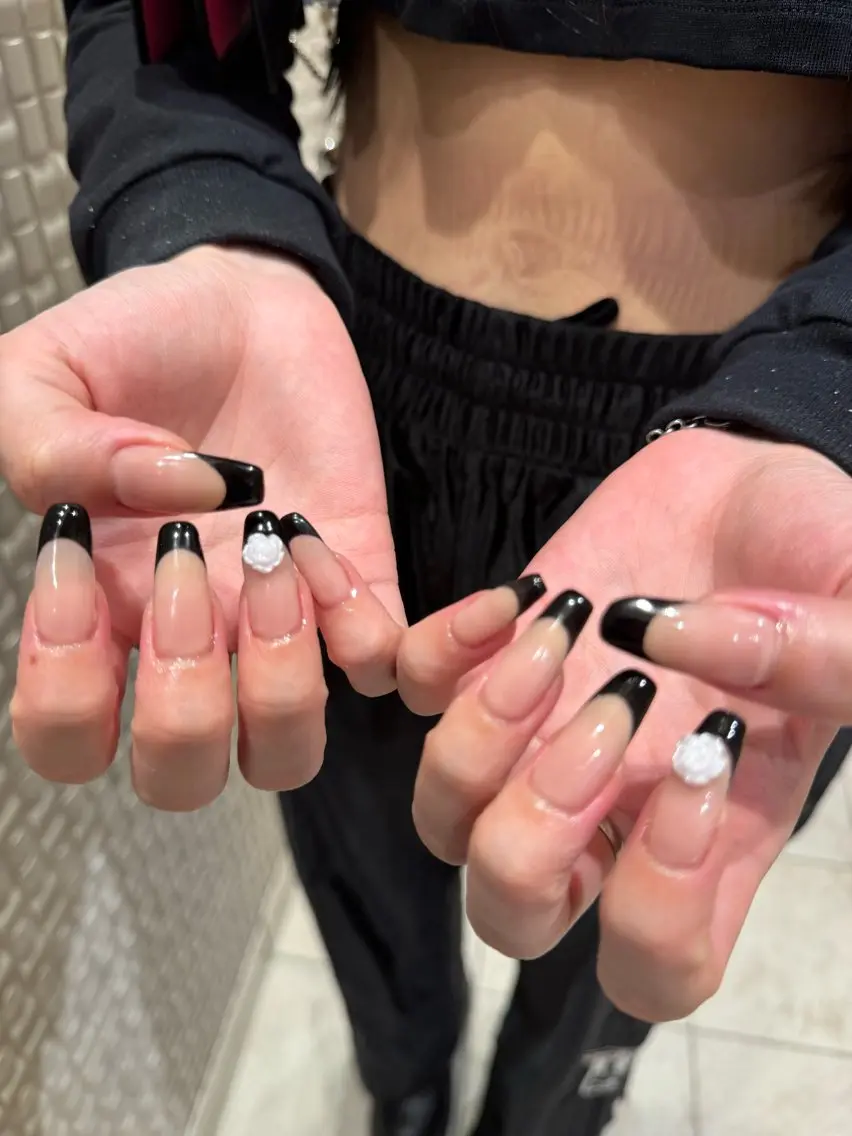 ネイル ハンドネイル 🦋 りえ🦋のネイルデザイン