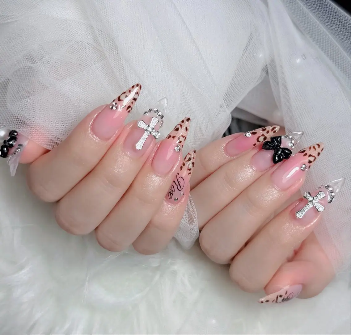 ネイル チークネイル 長さ出し フラッシュネイル フレンチネイル グラデーション ハンドネイル Lenie Nail Salonのネイルデザイン