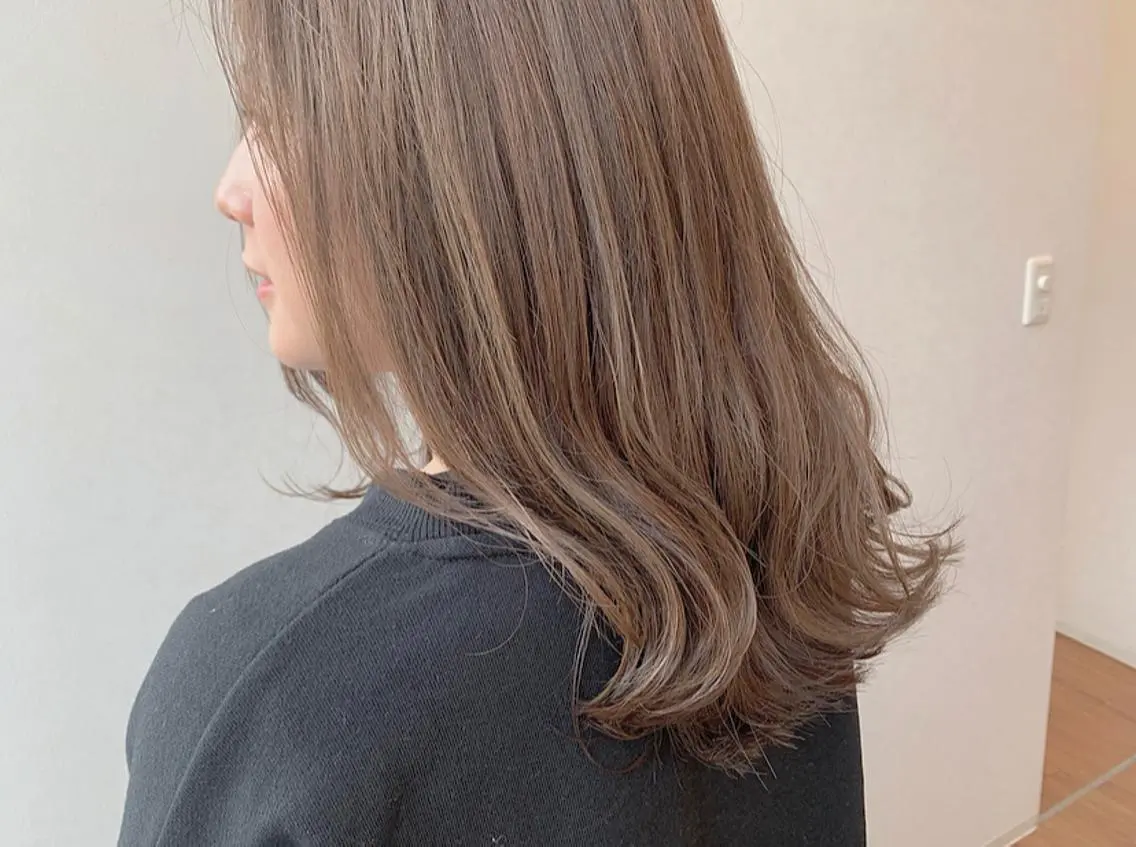 ミディアム カラー ベージュカラー ハイライトカラー ハイライト カット ヘアカラー トリートメント 透明感♡︎♡︎ 佐々木早苗のヘアスタイル