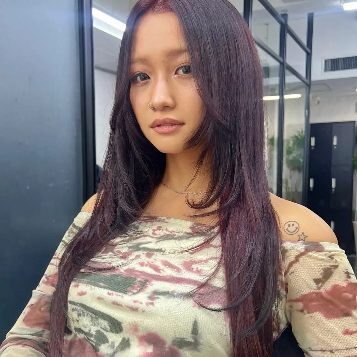 ロング カラー シールエクステ ハイトーンカラー エクステ ヘアカラー シールエクステ特化 ハイトーン、NANAのヘアスタイル