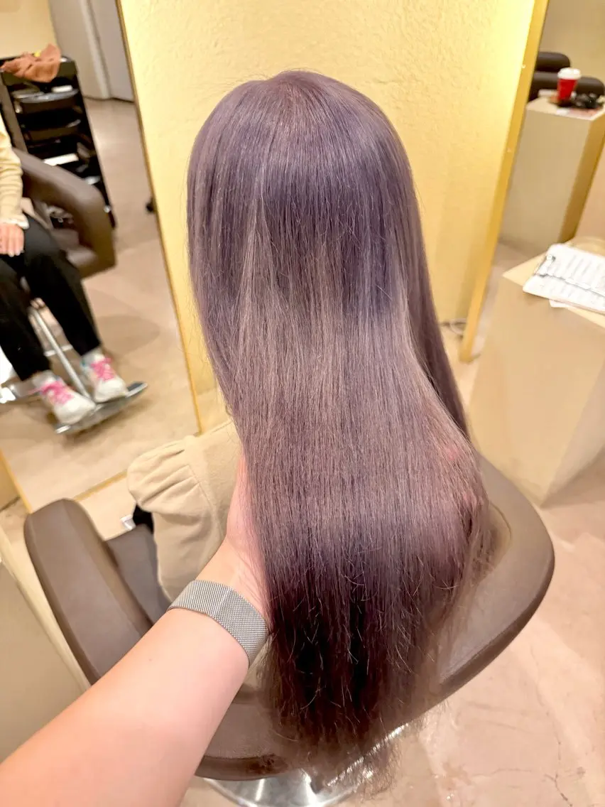 ロング カラー ベージュカラー ラベンダーカラー ラベンダーベージュ ヘアカラー トリートメント Risa🐈⬛/ グレージュ/透明感のヘアスタイル