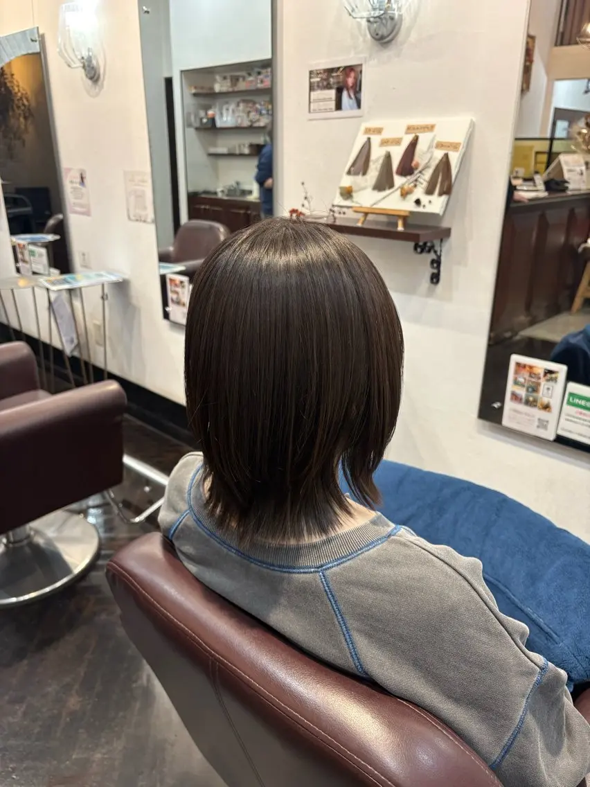 ミディアム ハッシュカット ラカットゾーン 田中李奈のヘアスタイル