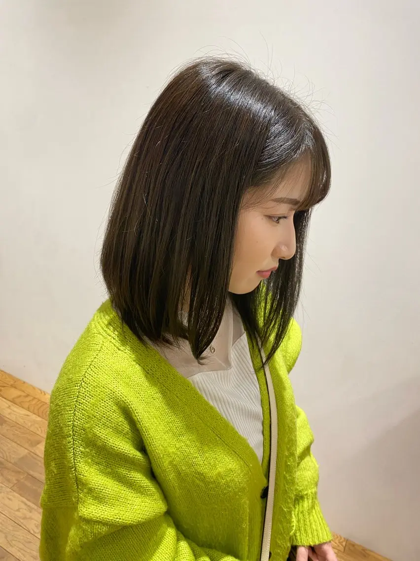 ミディアム カラー ブルーカラー ヘアカラー wakana / くびれカットのヘアスタイル