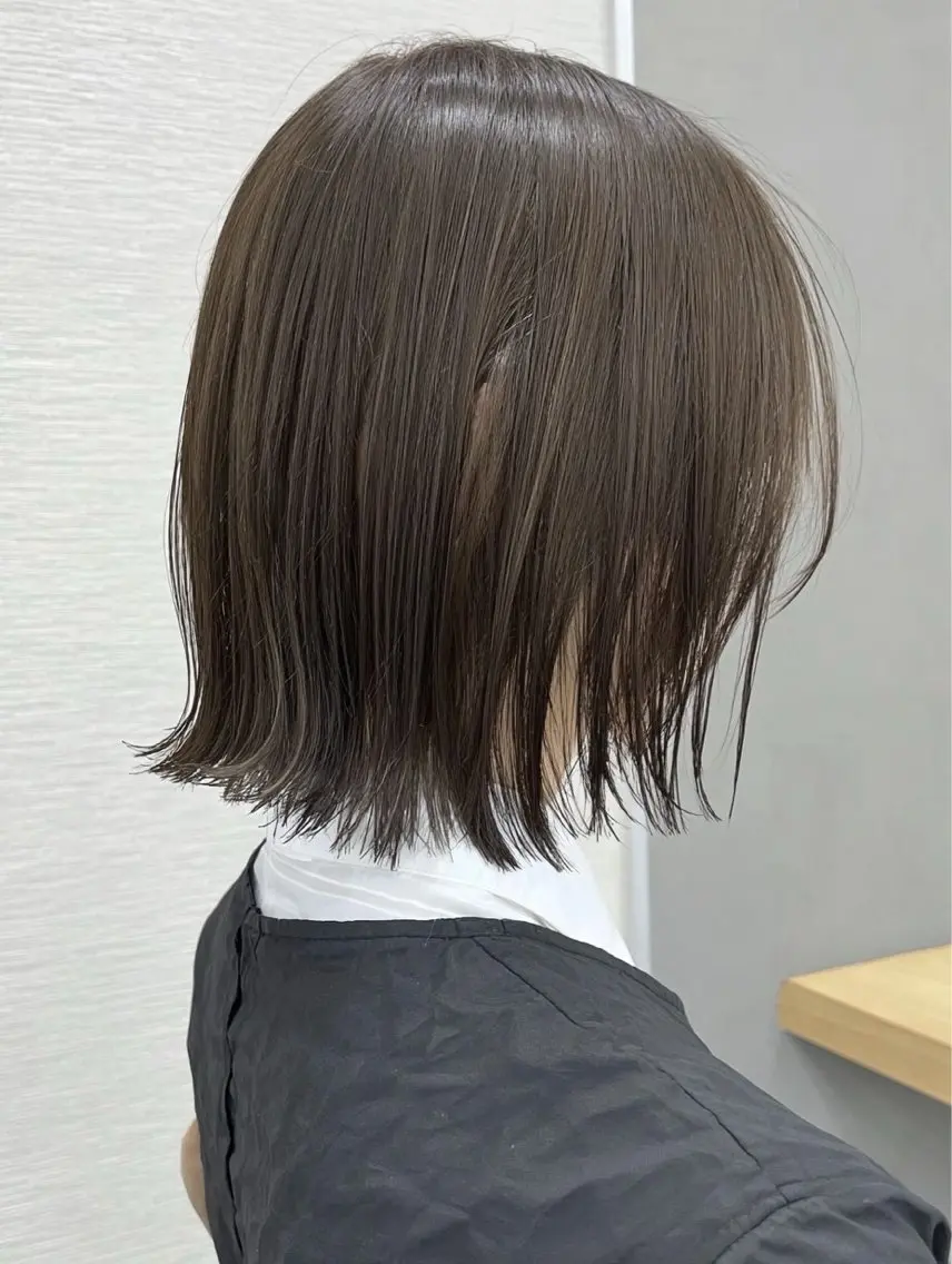 ミディアム 黒川 名津美のヘアスタイル