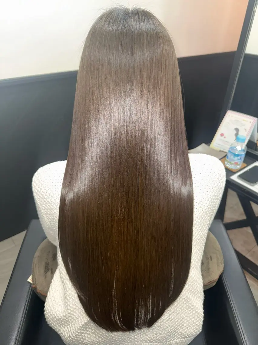 【🔥人気No.1 平日限定🔥】💇♀️カット + 🎨カラー + 🌟オージュアTR💰8,900円の写真