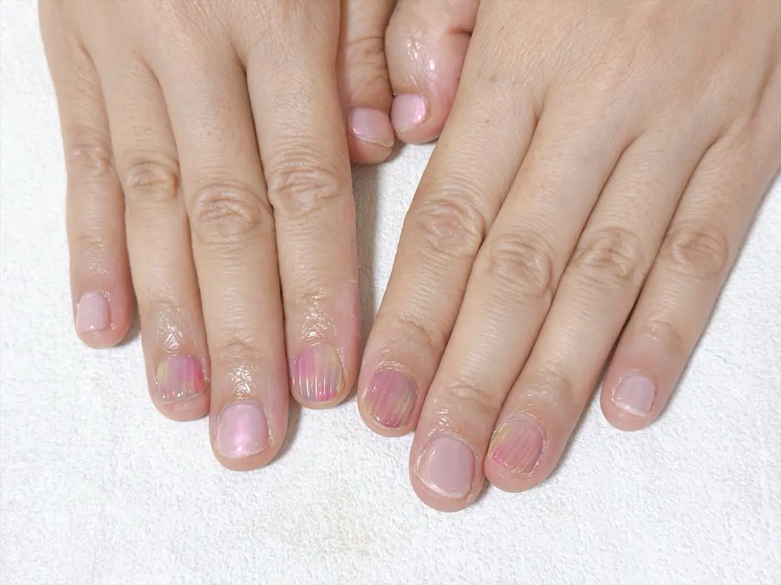 ネイル オーロラネイル フットネイル フレンチネイル ジェルネイル マグネットネイル ハンドネイル mogunail &blowのネイルデザイン